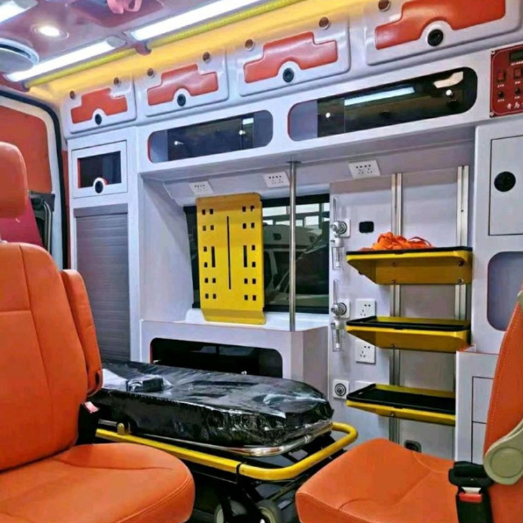 彬村山华侨农场长途救护车护送病人租赁价格